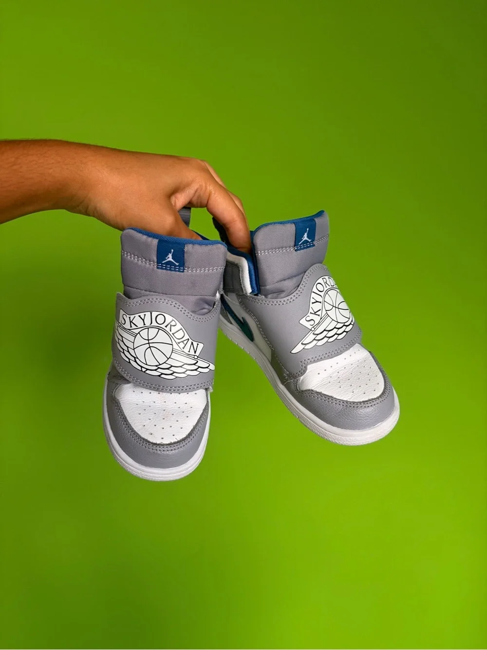 Jordan Kids' Gray, White and Blue Skyward Strap Sneakers